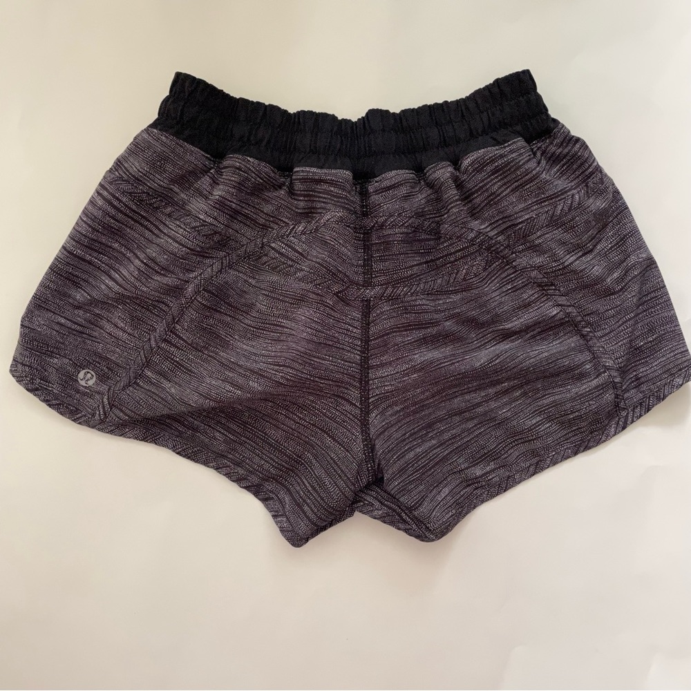 Lululemon Tracker Short IV 4 way stretch